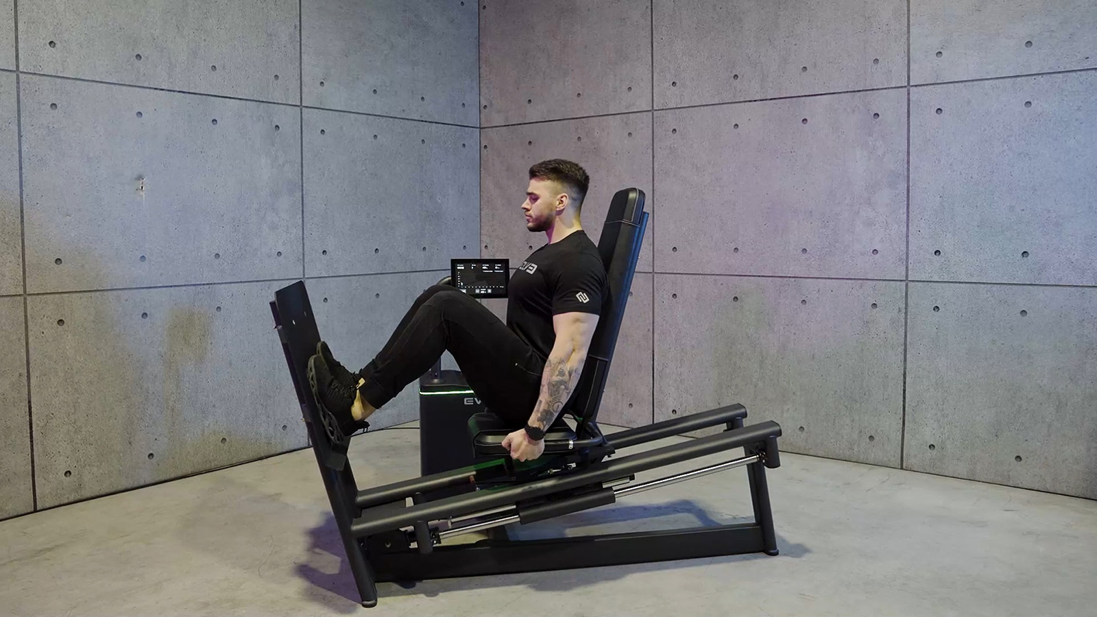 Лег преса EVOLVE Digital Strength Series