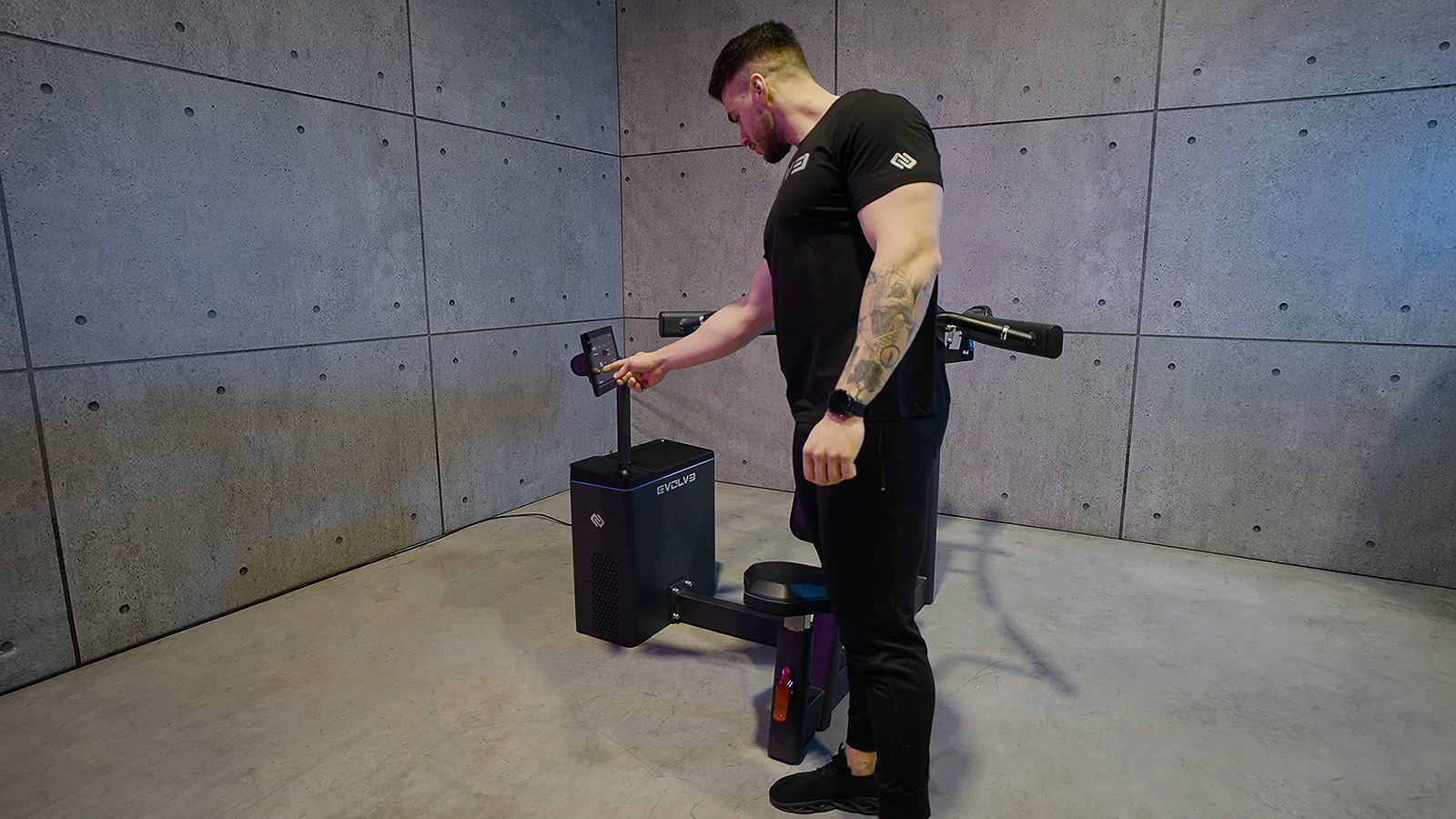 Раменна преса EVOLVE Digital Strength Series